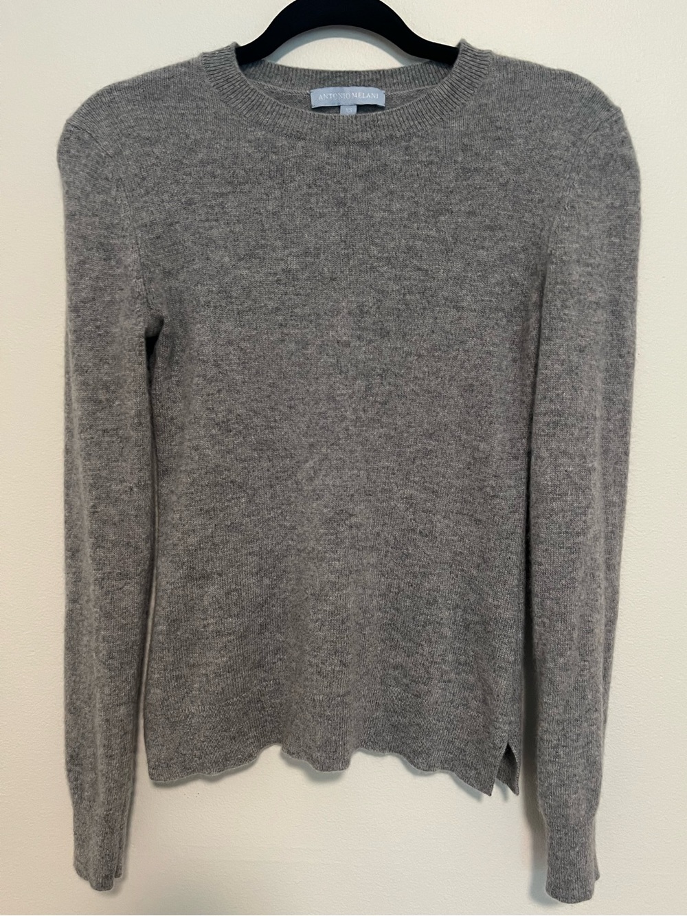 100% Cashmere Antonio Melani Women's Gray Crewneck Sweater